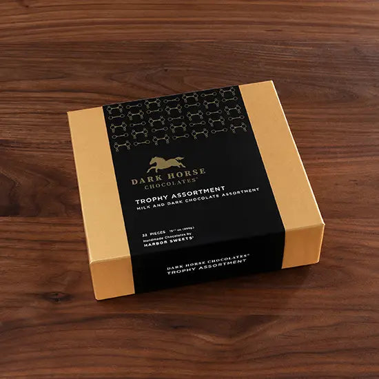 Trophy Gift Box Milk and Dark Chocolate Assortment 32 Pcs