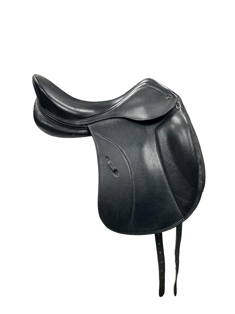 John Whitaker Dressage Saddle - Black 18 in./Medium Tree - USED