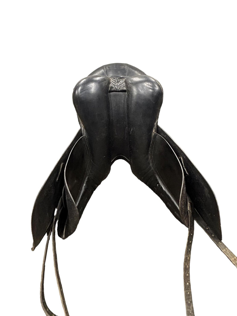 KMD Dressage Saddle - Black 17.5" MED tree - USED