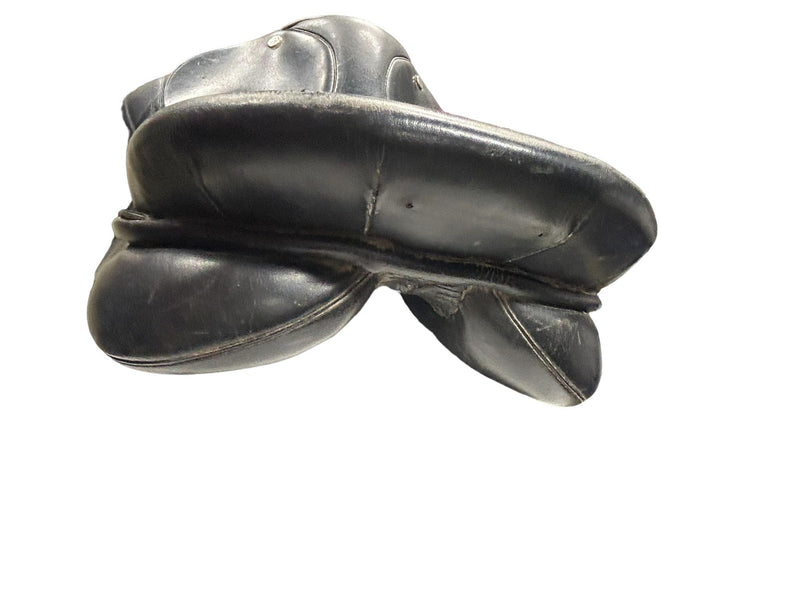 KMD Dressage Saddle - Black 17.5" MED tree - USED