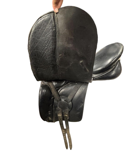 KMD Dressage Saddle - Black 17.5" MED tree - USED