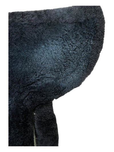 Unbranded Sheepskin Shaped Pad - Black - 20" Spine - USED