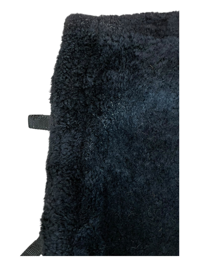 Unbranded Sheepskin Shaped Pad - Black - 20" Spine - USED