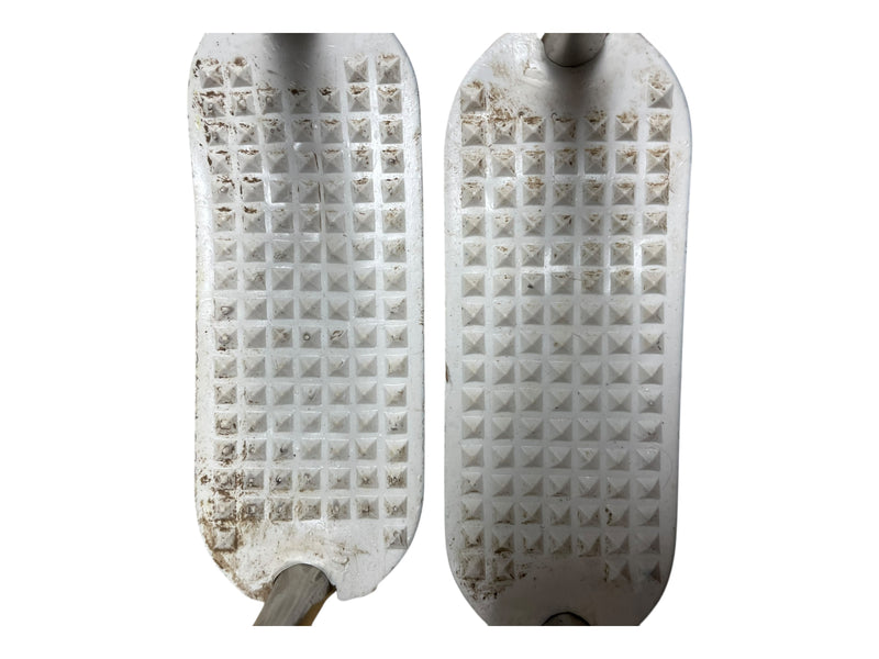 Fillis Stirrups - SS/White - Approx 4" - USED