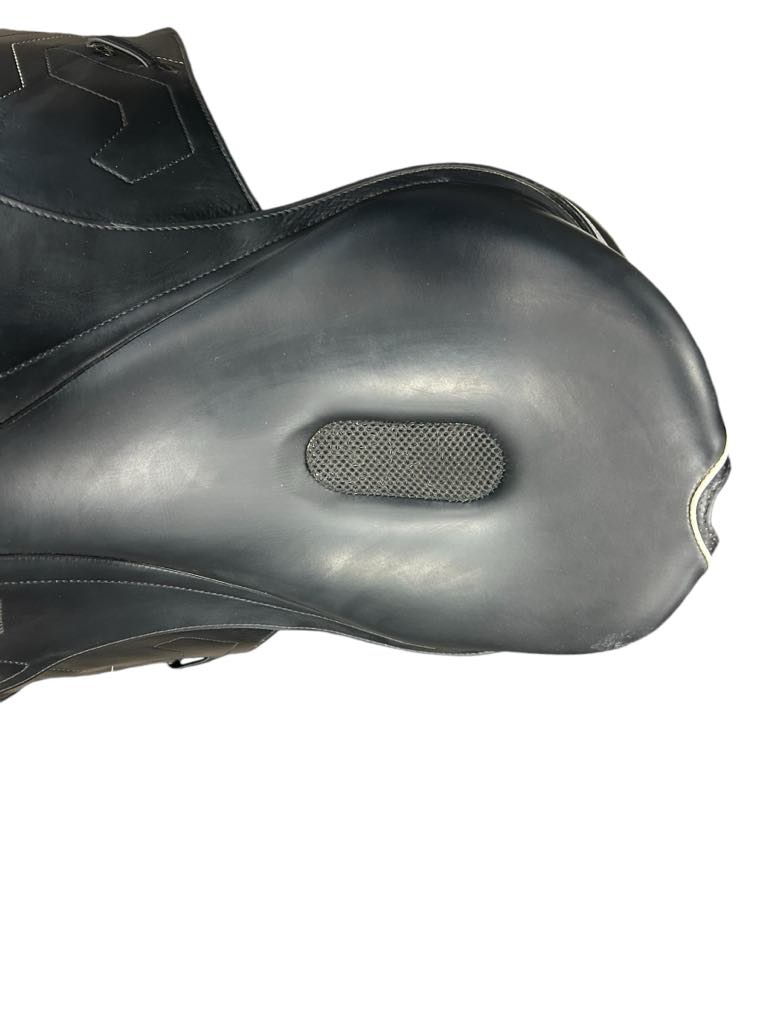 Prestige X-Breath Monoflap Dressage Saddle - 18 Seat/35cm Tree (can be adjusted) - USED