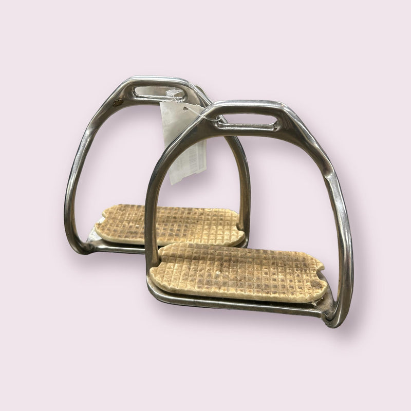 Curved Stirrup Irons - 4 3/4in - USED