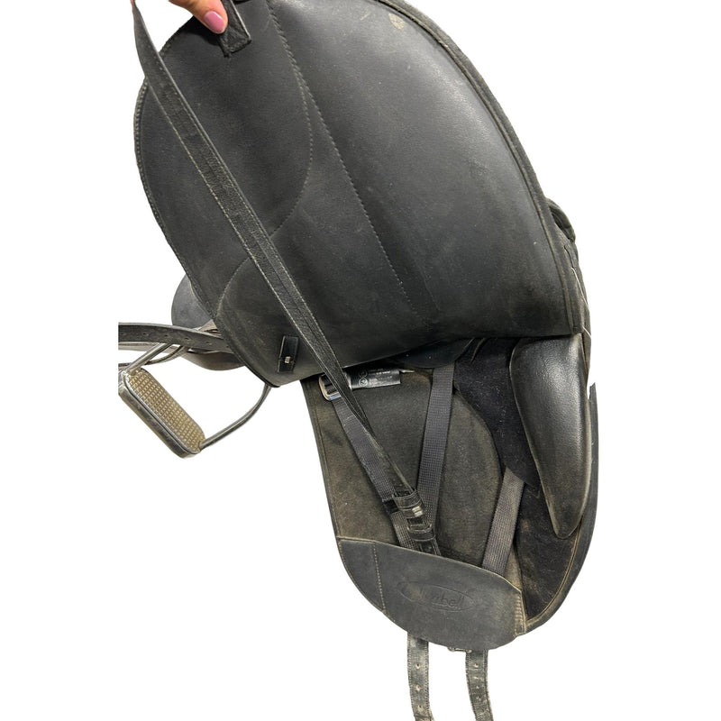 Wintec Isabell Dressage Saddle - 17.5"/Adjustable Gullet - USED