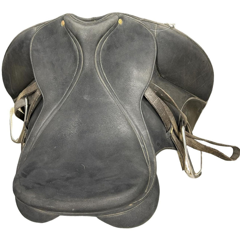 Wintec Isabell Dressage Saddle - 17.5"/Adjustable Gullet - USED