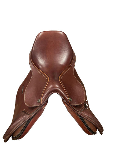 Pinnacle Close Contact Saddle - Brown - 16" Seat/4 1/4" Tree - USED