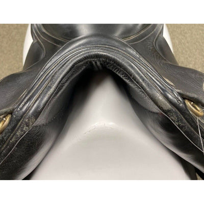 Warendorf Dressage Saddle, Black - 17.5 Seat/4.25 Tree dot to dot